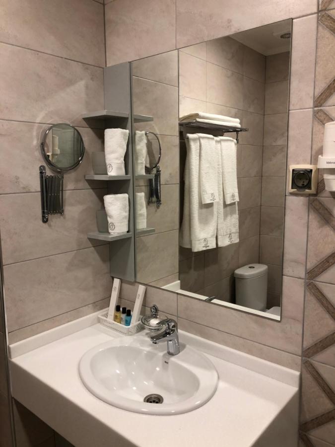 Grace Point Hotel Astana Kamer foto